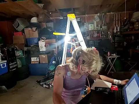 sissyvee online show from 13, 5, 2026