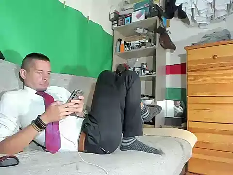 viraglaci18xh online show from 5, 10, 2025