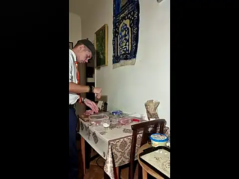 viraglaci18xh online show from 9, 10, 2025