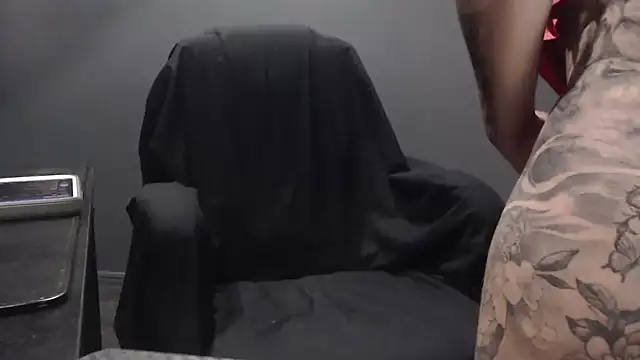 poisonivyx online show from 9, 10, 2025