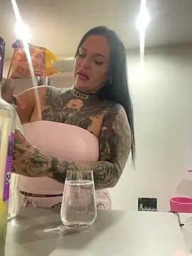  MelinaCurves  online show from 15, 5, 2026
