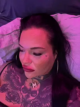  MelinaCurves  online show from 4, 12, 2025