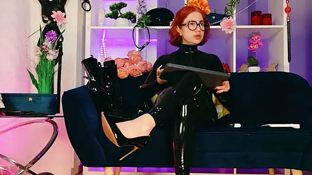 Snapshot of Ella__Kross chatting on 16, 2, 2026 Ella Kross online show from 16, 2, 2026