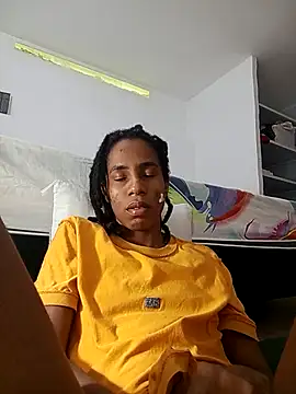 Snapshot of africa_deluxe chatting on 26, 9, 2025 africa deluxe online show from 26, 9, 2025