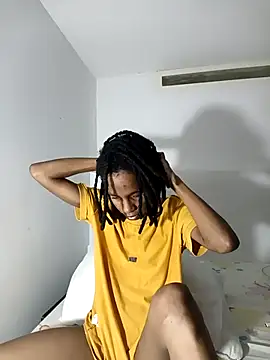 Snapshot of africa_deluxe chatting on 26, 11, 2025 africa deluxe online show from 26, 11, 2025