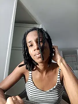 Snapshot of africa_deluxe chatting on 28, 9, 2025 africa deluxe online show from 28, 9, 2025