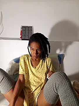 Snapshot of africa_deluxe chatting on 18, 10, 2025 africa deluxe online show from 18, 10, 2025