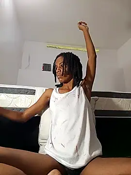 Snapshot of africa_deluxe chatting on 7, 10, 2025 africa deluxe online show from 7, 10, 2025