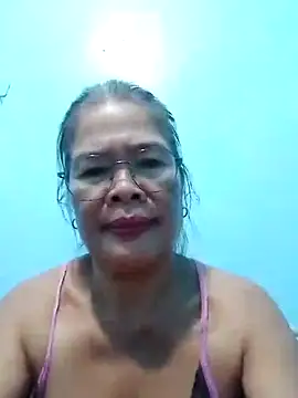 Snapshot of sexylizzy4u chatting on 5, 2, 2026 sexylizzy4u online show from 5, 2, 2026