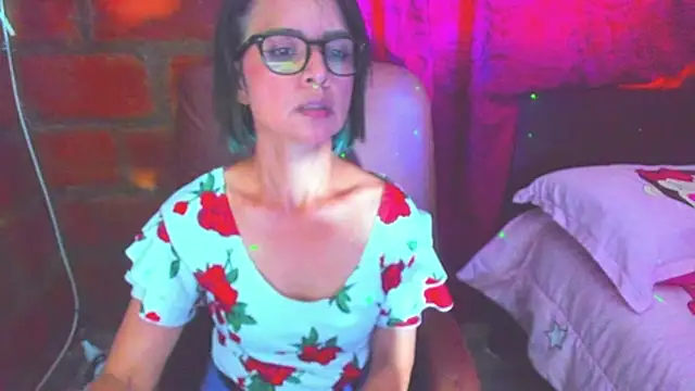 Snapshot of BrianaGarner chatting on 21, 6, 2026 BrianaGarner online show from 21, 6, 2026