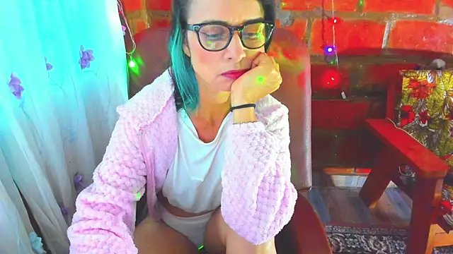 BrianaGarner online show from 4, 5, 2026