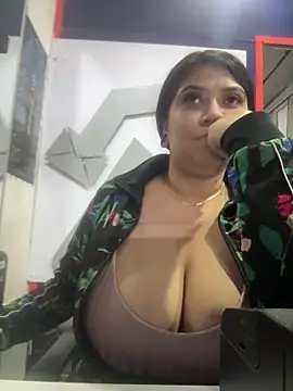 emilyjohanson online show from 4, 3, 2025