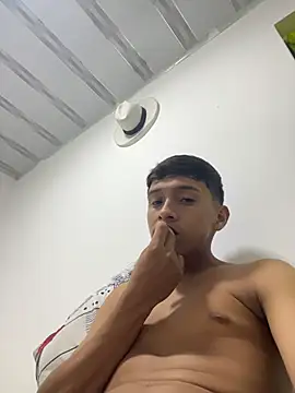 Snapshot of Thiagoo_Frost chatting on 4, 11, 2025 Thiagoo Frost online show from 4, 11, 2025