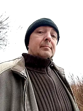 Snapshot of Pokaz2020 chatting on 6, 11, 2025 Pokaz2020 online show from 6, 11, 2025