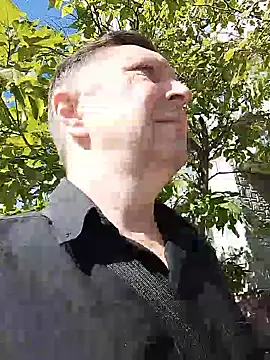 Snapshot of Pokaz2020 chatting on 11, 9, 2025 Pokaz2020 online show from 11, 9, 2025