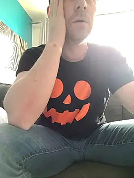 tom sauwer online show from 2, 3, 2025