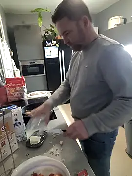 tom sauwer online show from 22, 9, 2025