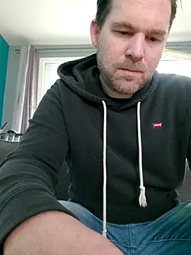 tom sauwer online show from 11, 4, 2026