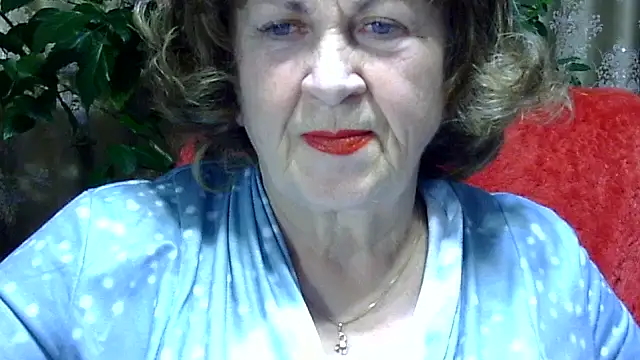 Emma52610 online show from 4, 12, 2025