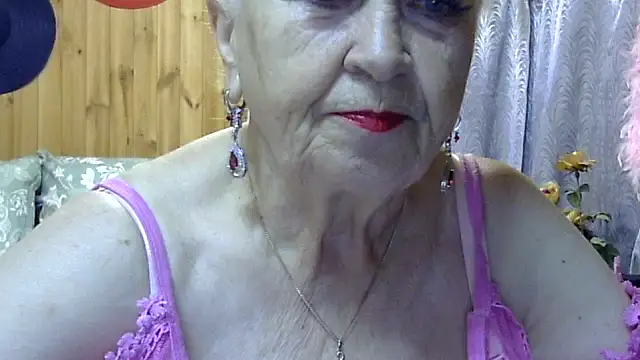 Emma52610 online show from 9, 10, 2025