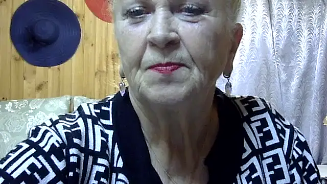 Emma52610 online show from 13, 10, 2025