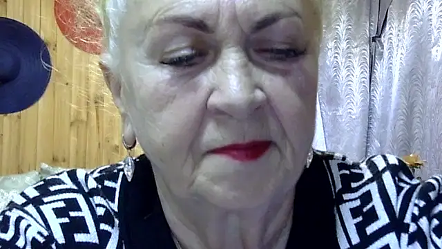 Emma52610 online show from 5, 10, 2025