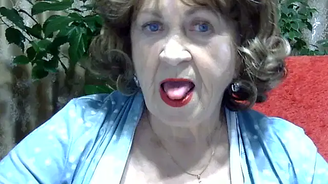 Emma52610 online show from 2, 12, 2025