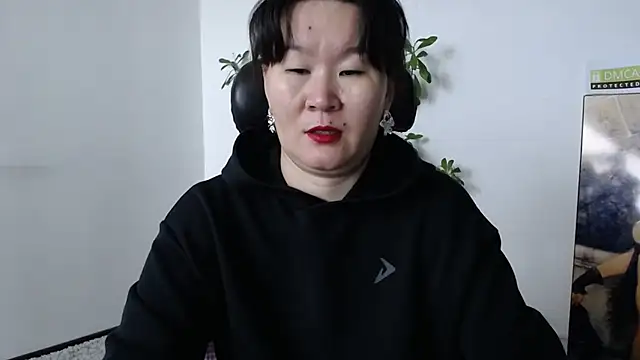 Akira xx online show from 4, 10, 2025