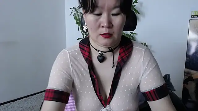 Akira xx online show from 5, 11, 2025