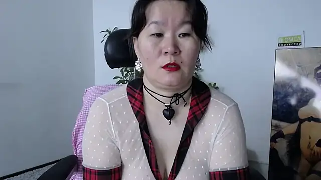 Akira xx online show from 6, 11, 2025