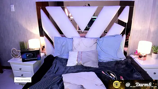 Lia Simons online show from 2, 11, 2025