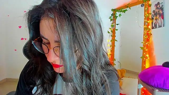 Susan Foxx online show from 30, 10, 2025