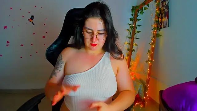 Susan Foxx online show from 6, 11, 2025