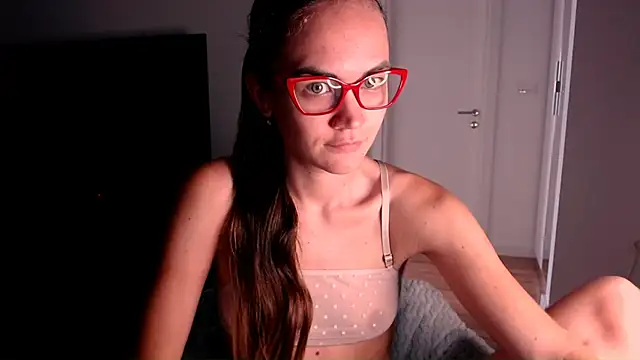 Snapshot of EvelynGG chatting on 3, 7, 2026 EvelynGG online show from 3, 7, 2026