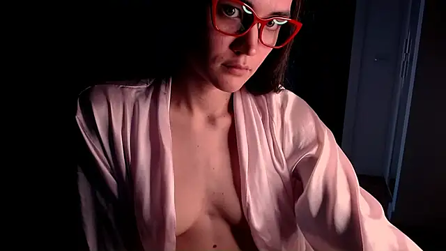 EvelynGG online show from 6, 3, 2026