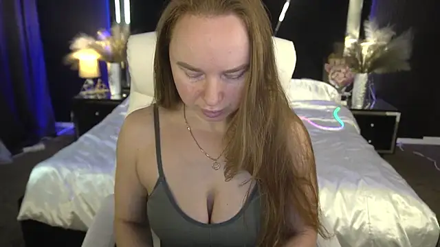 MiaRedFox online show from 21, 11, 2025