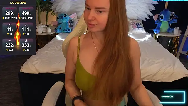 MiaRedFox online show from 14, 10, 2025