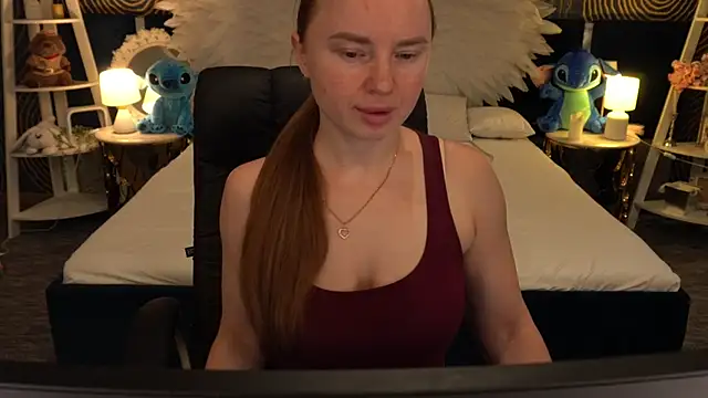 MiaRedFox online show from 15, 11, 2025