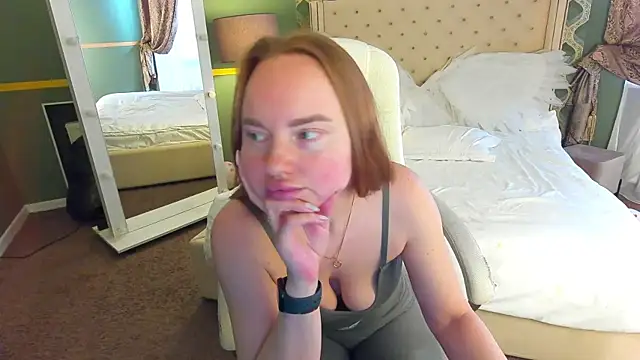 MiaRedFox online show from 13, 3, 2025