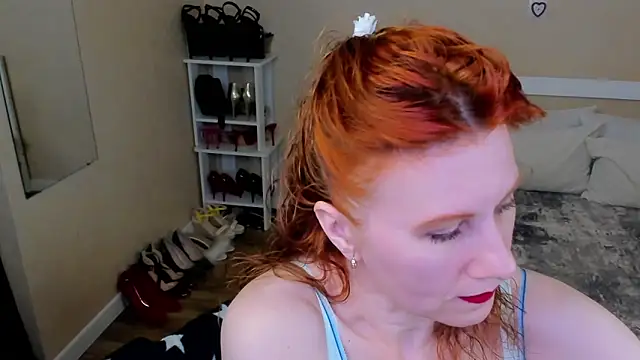 Snapshot of FoxySophia chatting on 10, 6, 2026 FoxySophia online show from 10, 6, 2026