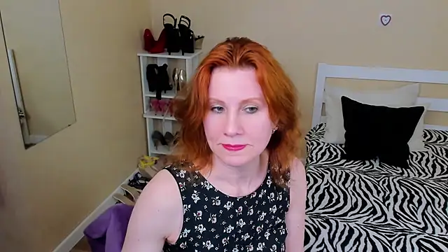 Snapshot of FoxySophia chatting on 5, 5, 2026 FoxySophia online show from 5, 5, 2026