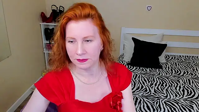 Snapshot of FoxySophia chatting on 28, 4, 2026 FoxySophia online show from 28, 4, 2026