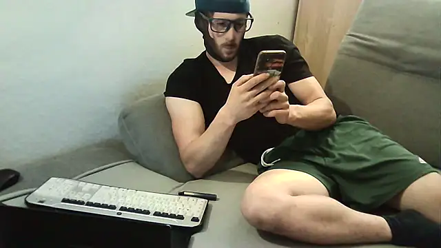 ShyGuyWannaTry online show from 8, 9, 2025