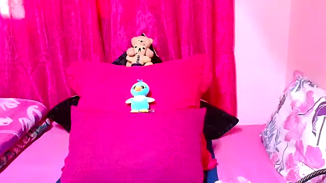 SLUTTYROXY online show from 1, 12, 2025