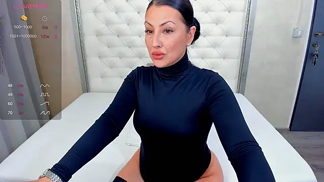 Snapshot of shy_cinderella chatting on 21, 11, 2025 shy cinderella online show from 21, 11, 2025