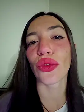 Snapshot of loveuu-bae chatting on 11, 9, 2025 loveuu-bae online show from 11, 9, 2025