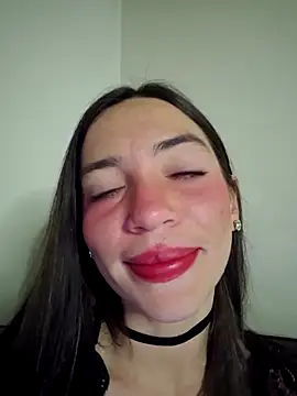 Snapshot of loveuu-bae chatting on 8, 10, 2025 loveuu-bae online show from 8, 10, 2025