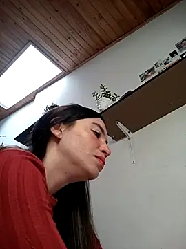 Snapshot of loveuu-bae chatting on 5, 3, 2025 loveuu-bae online show from 5, 3, 2025