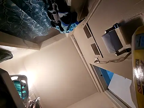 UncutHammer69 online show from 5, 3, 2025