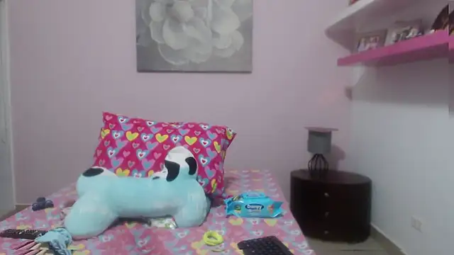 CindyCrawford online show from 13, 3, 2025